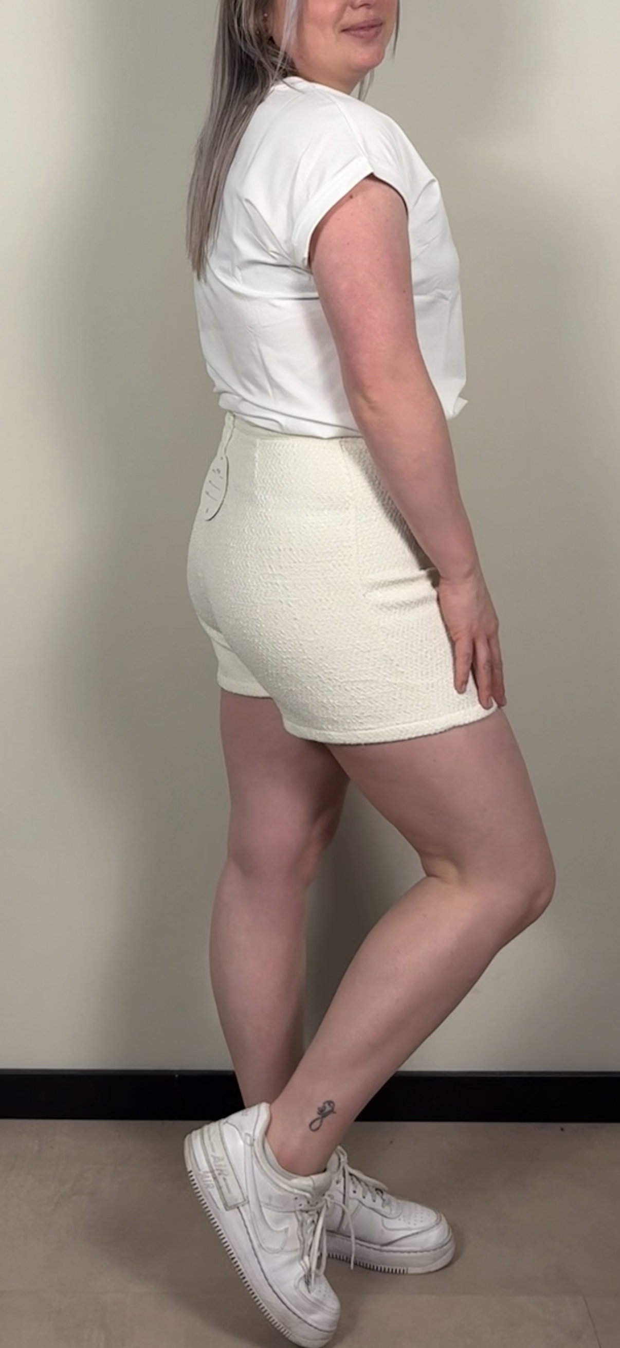 Short - CAPSULE